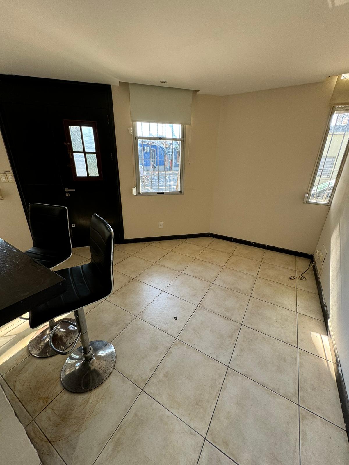 CASA ESQUINA EN VENTA