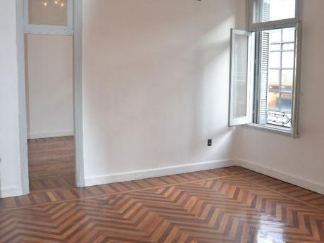 Alquiler Casa Ciudad Vieja Ideal Estudio O Vivienda