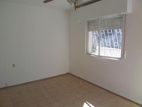 Oportunidad!! Con Garage, Sin Gastos Comunes, Parrillero