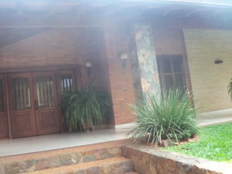 Mansión Amoblada En Barrio Los Laureles De 4 Dormitorios En Suite