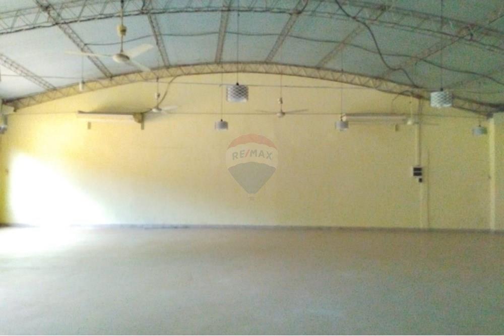 ALQUILER DEPOSITO TINGLADO 2 TERRENOS FERNANDO DE LA MORA — foto 2
