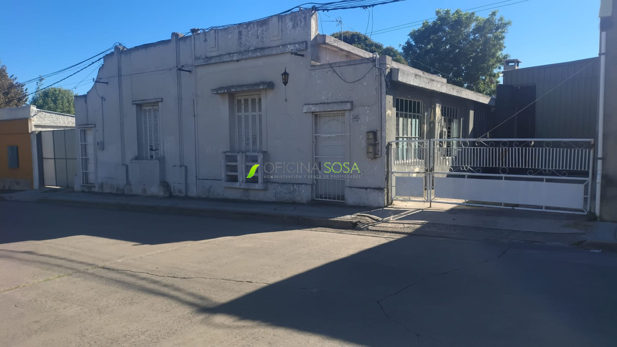 JULIAN LAGUNA ESQ. LADINES. 2 CASAS CON 970 METROS DE TERRENO
