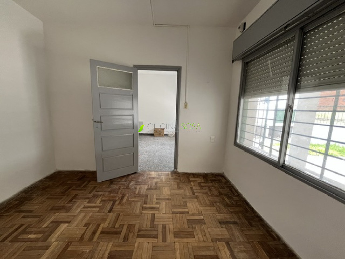 CALERA DE LAS HUERFANAS ESQ. LAURELES - CON COCHERA · Foto 11