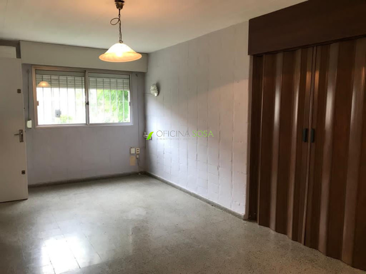 Oficina Sosa - RESERVADO Sobre Castro Apto 2 Dorm. en Complejo Botafogo Buen Estado