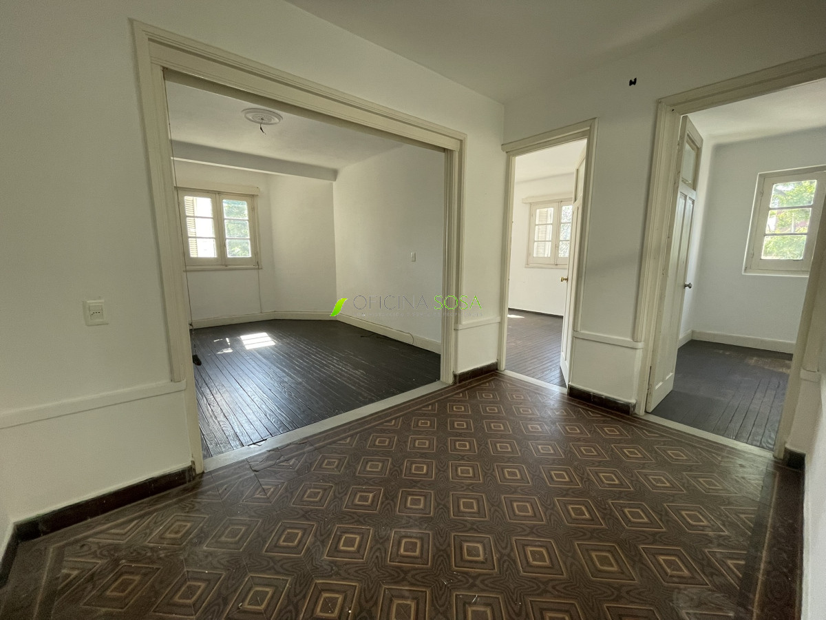 ****RESERVADA****CASA DE ALTOS - REPUBLICA FRANCESA ESQ. BLAS BASUALDO