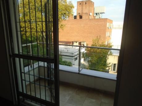 Lindo, Al Frente, A Metros De Montevideo Shopping, G.C:$3300