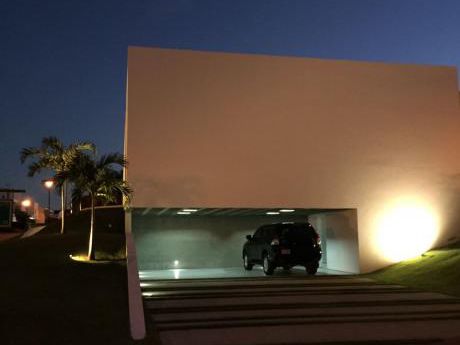 Inmobiliaria Ofrece: En Alquiler Casa En Condominio De 2 Plantas Zona Urubo