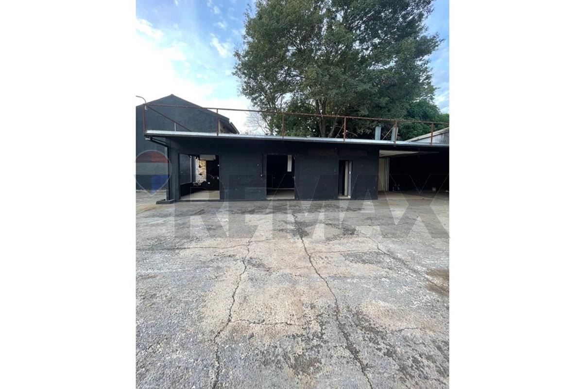 Local Comercial - Alquiler - Los Laureles, Asunción, Paraguay — foto 2