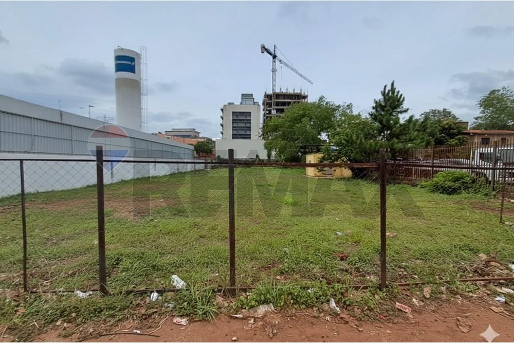 VENDO AMPLIO TERRENO EN CIUDAD DEL ESTE — foto 2