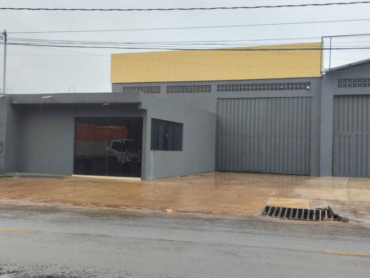 ALQUILO DEPOSITO CERRADO EN LUQUE — foto 3