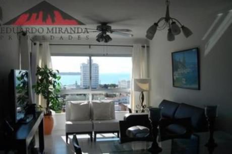 Apartamentos En Playa Mansa: Emp1004a