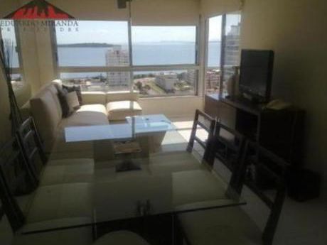 Apartamentos En Playa Mansa: Emp1019a