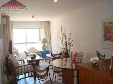 Apartamentos En Playa Mansa: Emp1041a