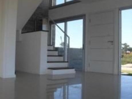 Casas En Rincón Del Indio: Emp1716c