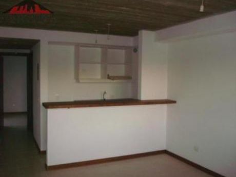 Apartamentos En Maldonado: Emp2213a