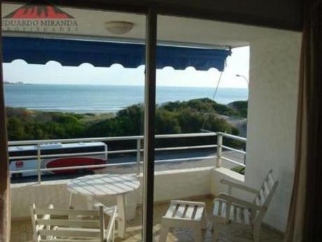 Apartamentos En Playa Mansa: Emp2235a