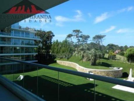 Apartamentos En Playa Brava: Emp2855a