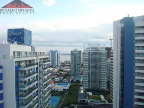 Apartamentos En Playa Brava: Emp3185a