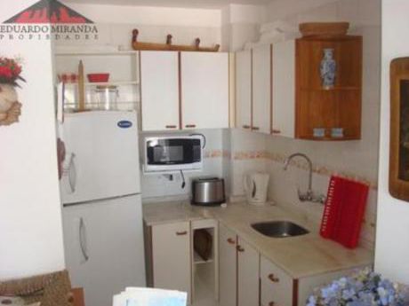 Apartamentos En Playa Mansa: Emp3421a