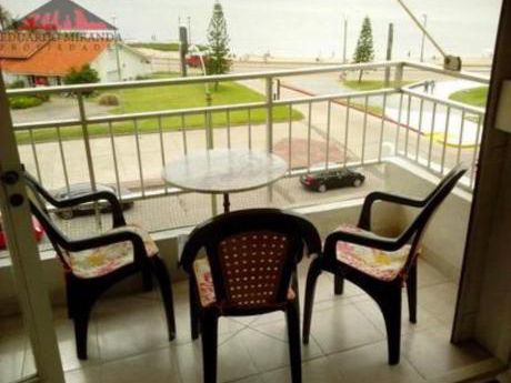 Apartamentos En Playa Mansa: Emp3480a