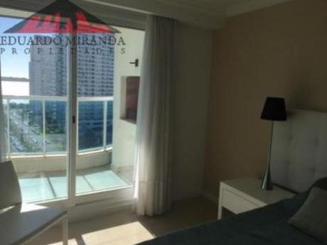 Apartamentos En Playa Mansa: Emp3521a