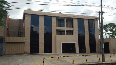 Alquilo Edificio Corporativo Sobre Av. Santa Teresa
