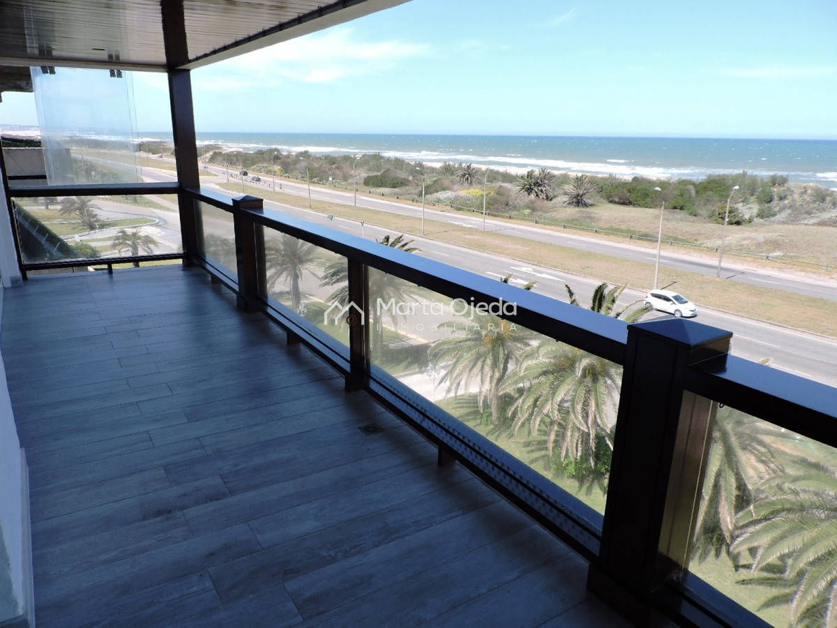 Penthouse con Vistas Panorámicas en Playa Brava