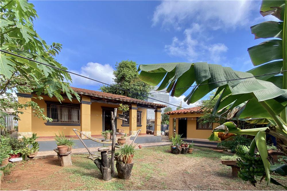 CASA EN VENTA LAURELTY - LUQUE — foto 2