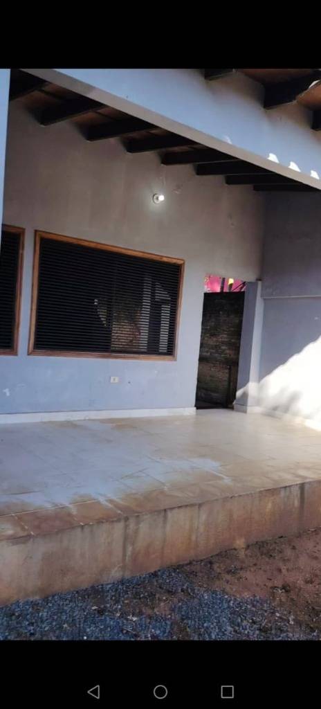 En venta Amplia Casa ubicada en la ciudad de Ñemby,Caaguazu — foto 2