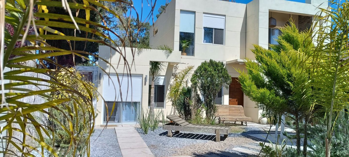 (BPV-BPV-11357) Casa en alquiler de 5 ambientes en BALNEARIO BUENOS AIRES