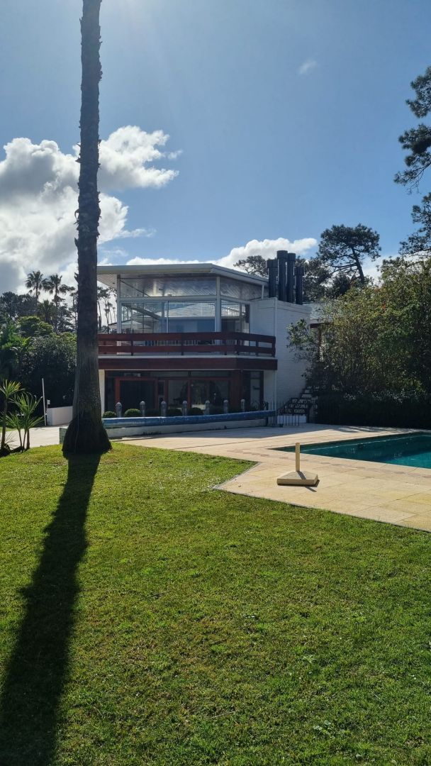 (BPV-BPV-11443)  Casa en alquiler de 6 ambientes en PLAYA MANSA