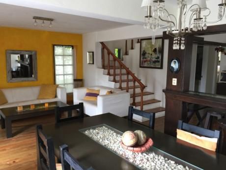 Casa En Venta 4 Dormitorios