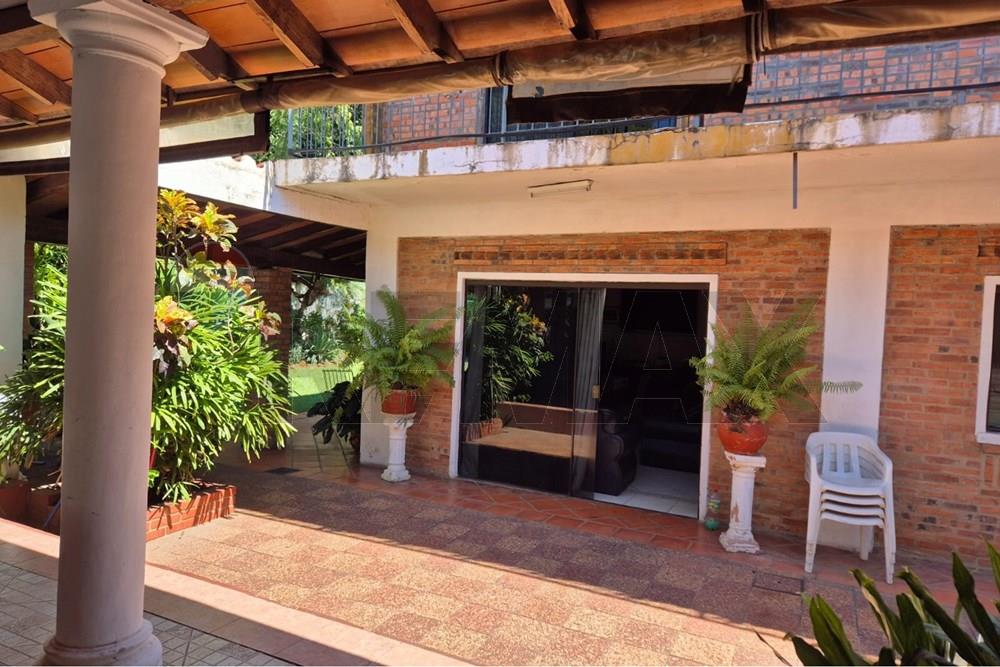 CASA CON PISCINA EN SANTISIMA TRINIDAD — foto 3