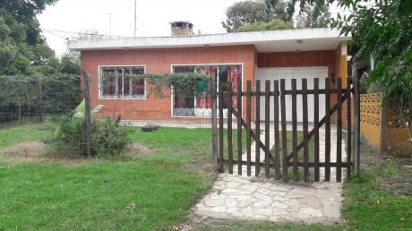 Casa Con Terreno En Esquina