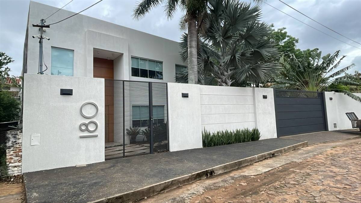 Exclusiva casa moderna totalmente amoblada en Fernando de la Mora Zona Norte — foto 2