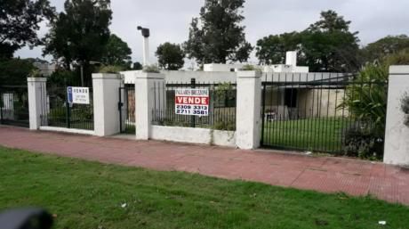 Buena Propiedad En Excelente Esquina, Prop. Horiz. Indep.