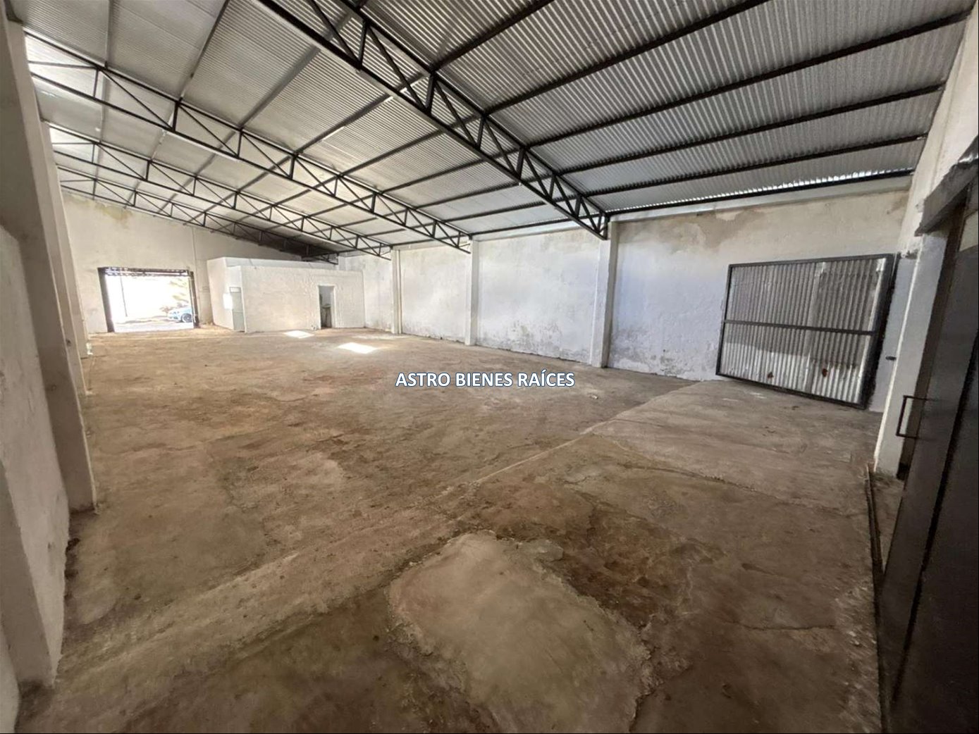 GALPÓN EN ALQUILER 234m2 – ZONA CENTRO