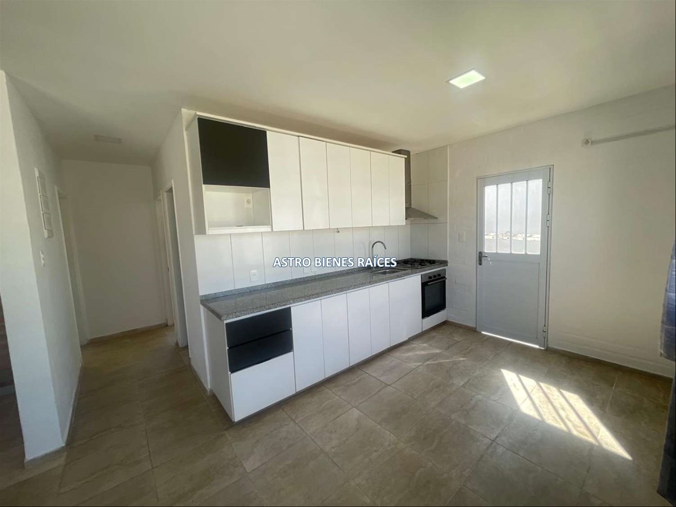 APARTAMENTO EN ALQUILER DOS DORMITORIOS MELO · Foto 5