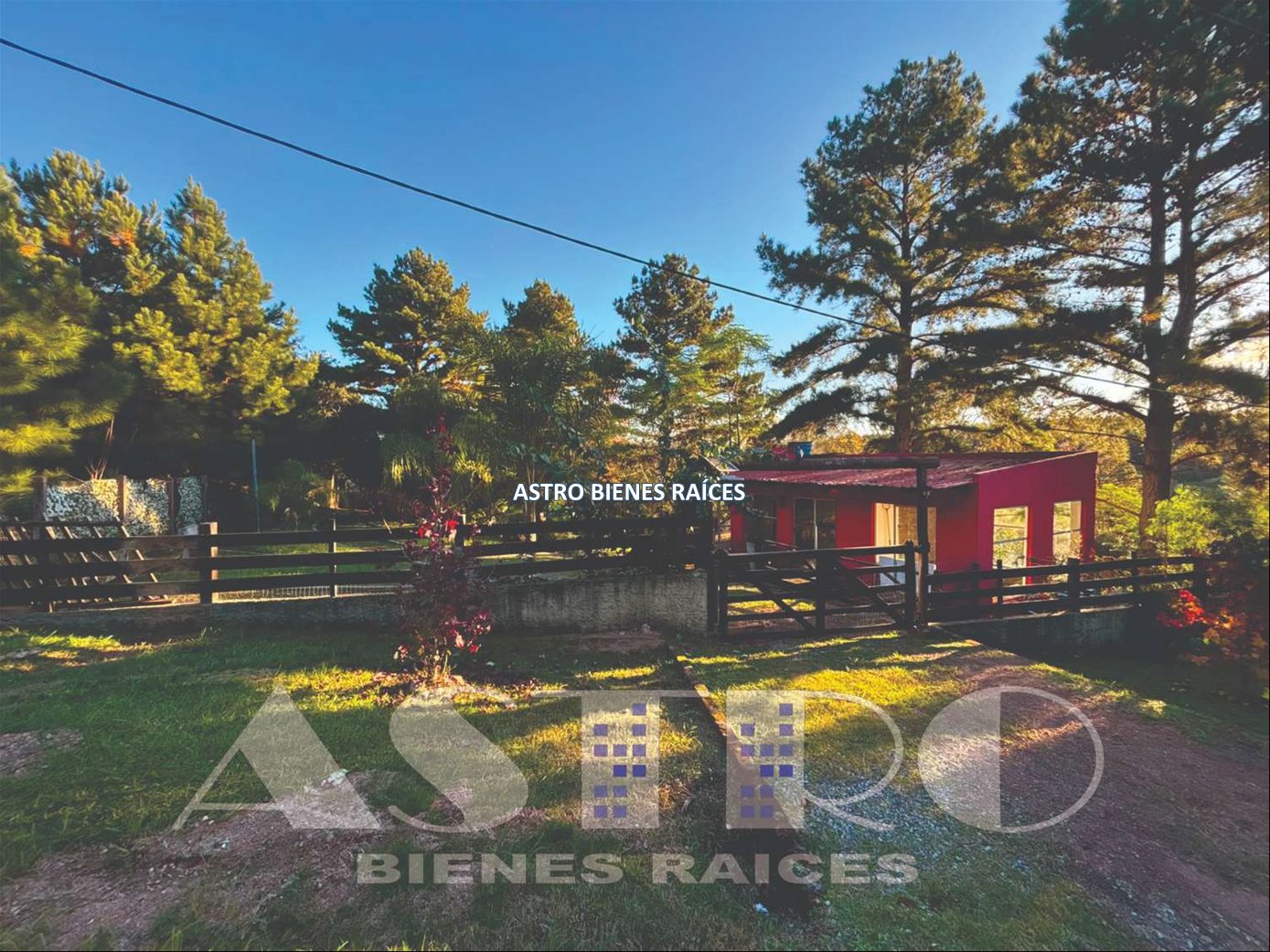 CASA EN VENTA DOS DORMITORIOS ÑANGAPIRE