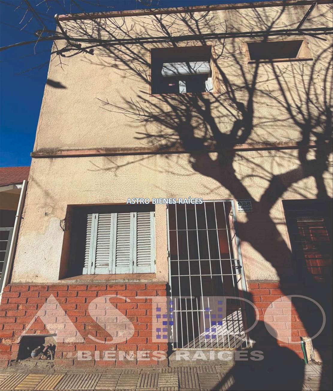 CASA EN VENTA DOS DORMITORIOS MELO