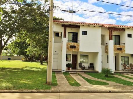 En Alquiler Casa De 3 Dorm. Cond. La Pradera