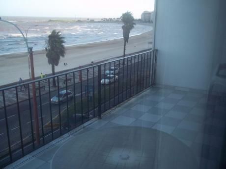 Apartamento Sobre El Mar, Amplio 2 Y Servicio Tza Gge Vig!
