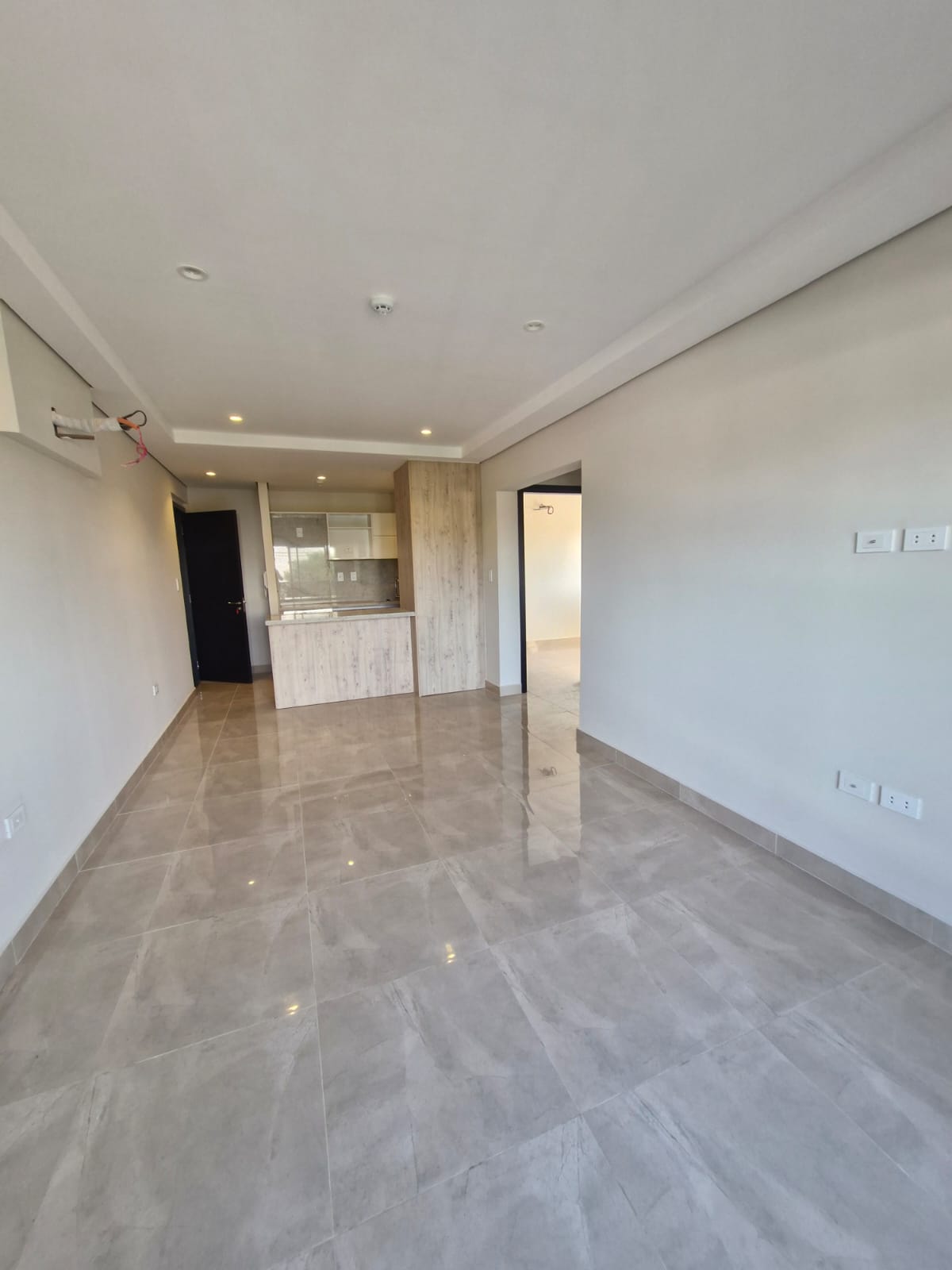 Alquilo Departamento de 2 Habitacione, en Luque Zona conmebol Cod 059* — foto 2
