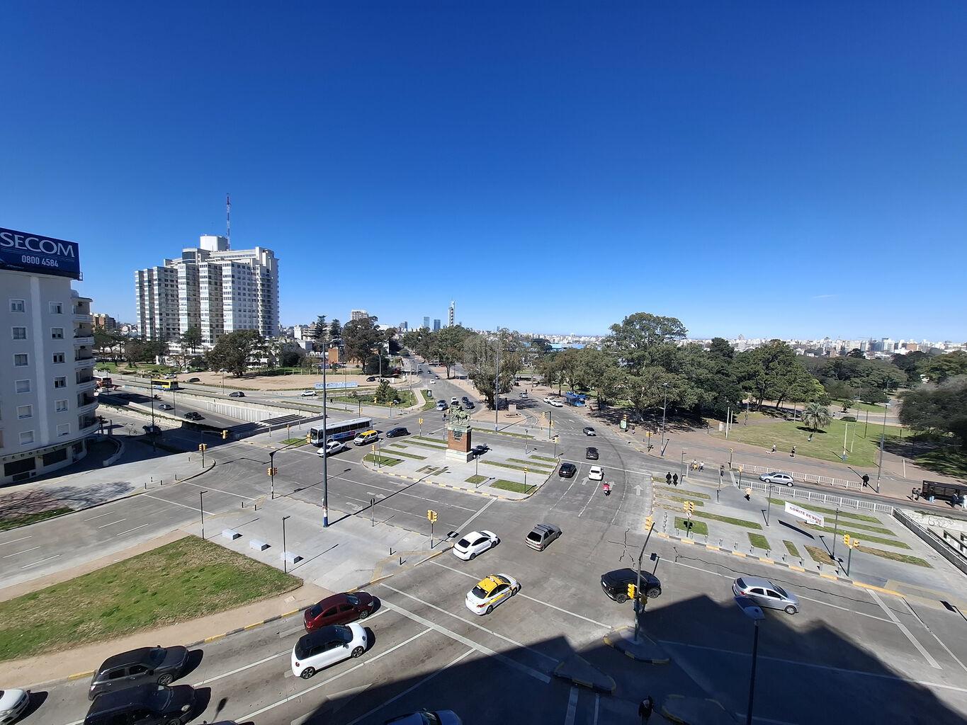 ALQUILER APTO PARQUE BATLLE CON VISTA