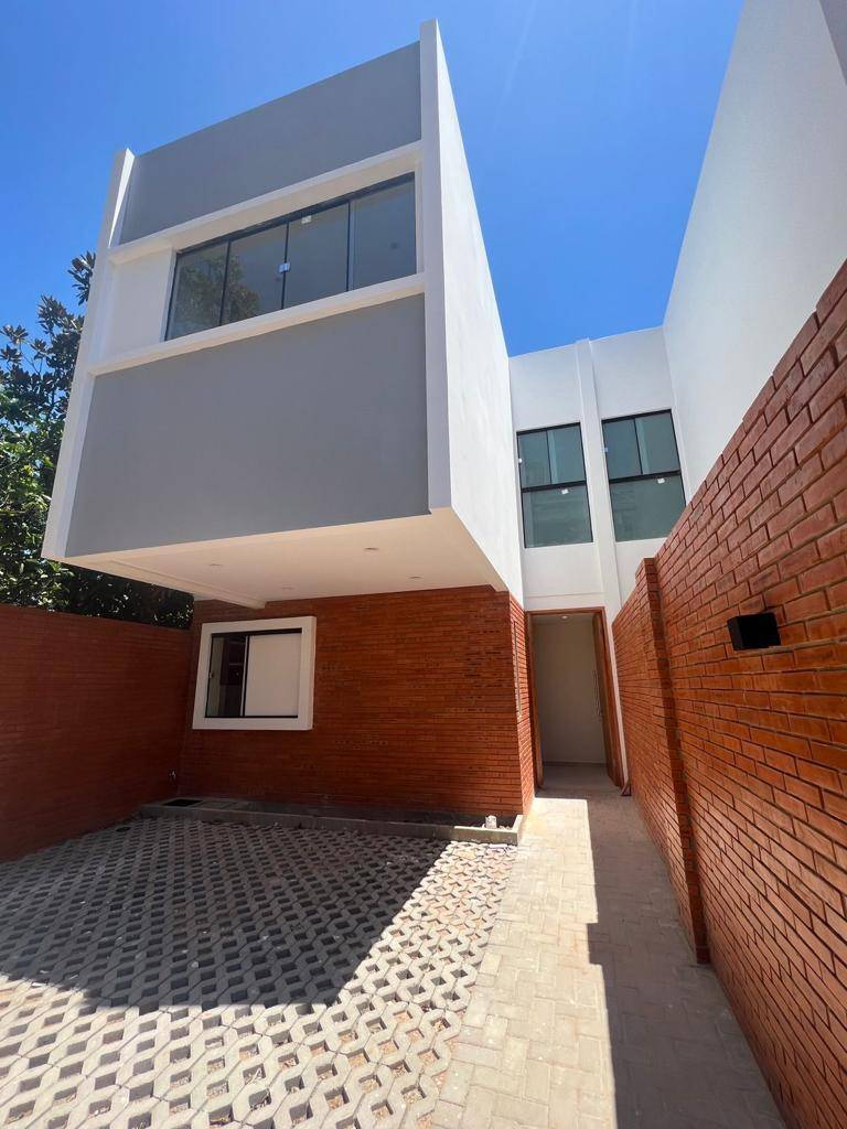 Alquilo duplex de 3 habitaciones con piscina en Luque — foto 2