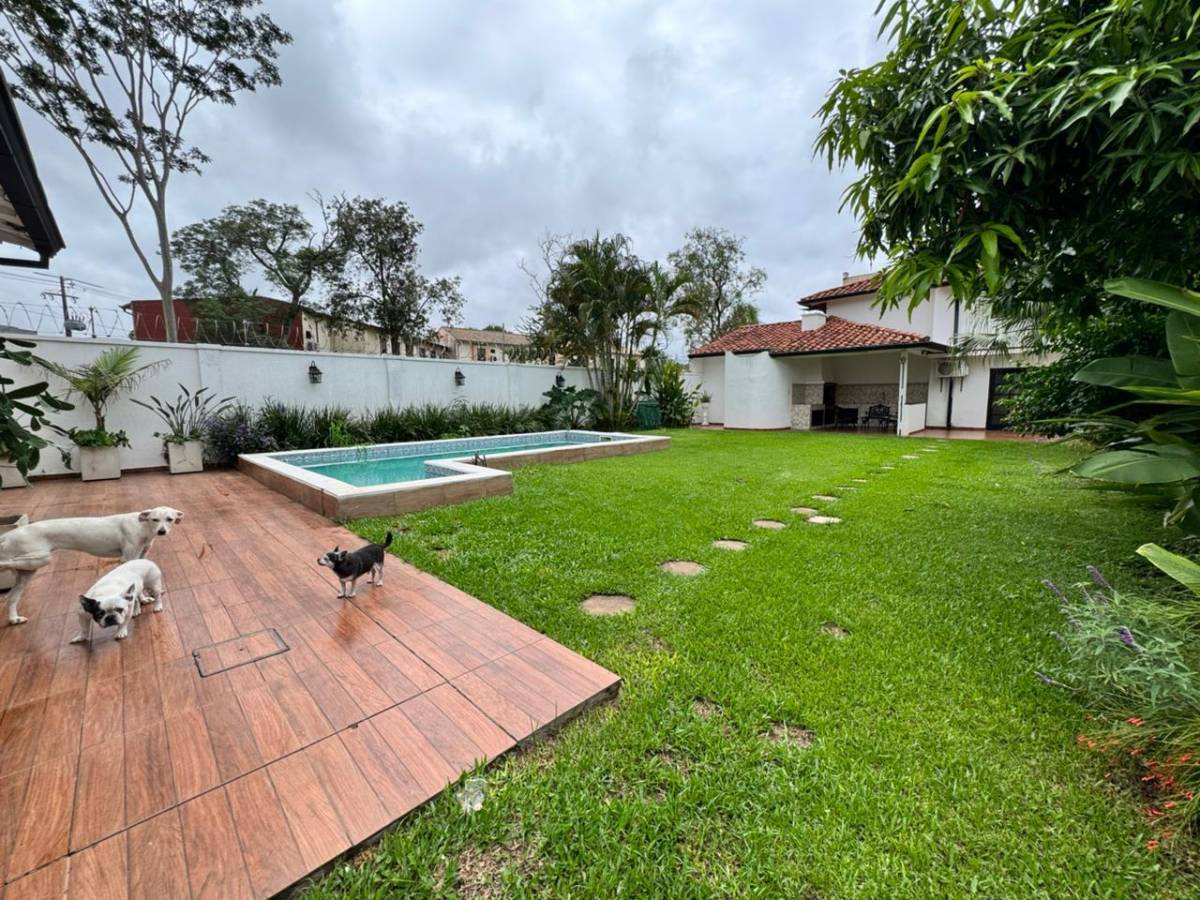 Casa de 4/5 dorm. en Itá Enramada - a 1 cuadra de la Av. Costanera Sur — foto 3