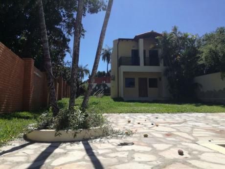 Casa En Venta 4 Dormitorios