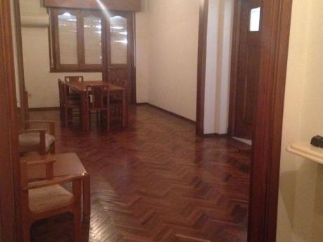 Casa Central - Impecable Piso De 180 M2 Sobre 18 De Julio