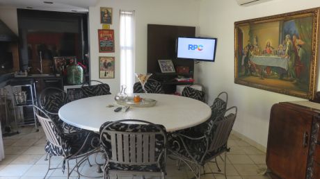 Ideal Familia Numerosa. Casa En Olivos. Barrio Con Mucha Seguridad