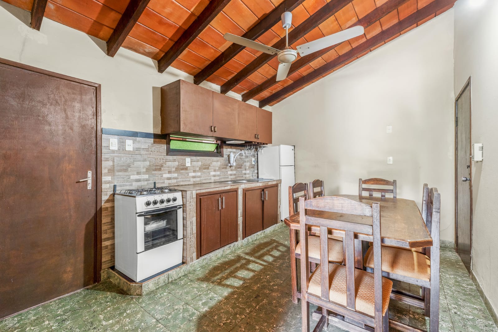Hermosa Casa Con Piscina En San Bernardino — foto 2